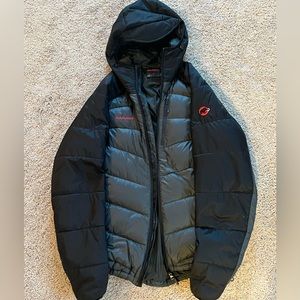 Mens Marmot XL puffer coat